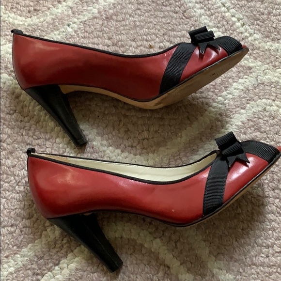 Antonio Melani red with black bow pumps. - Picture 4 of 6